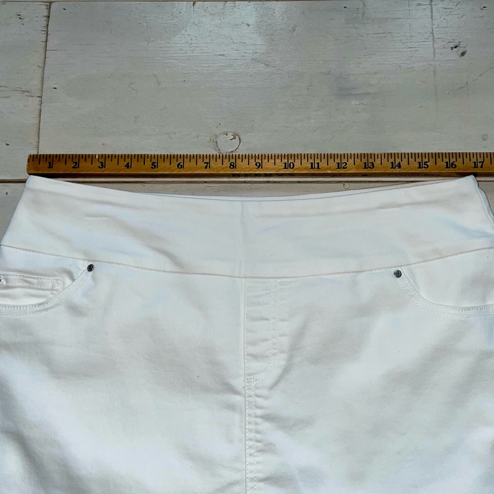 S. C. & Co. White Mini Skirt with Shorts Underneath Size L Front & Back Pockets - Picture 9 of 11